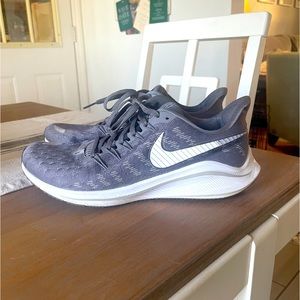 Nike Tennis Shoes